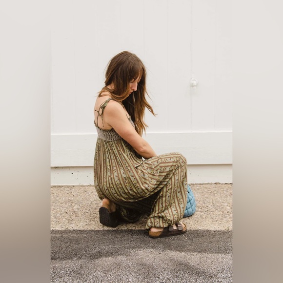 Free People Rule The World Jumpsuit, SMALL NWT - Picture 4 of 4